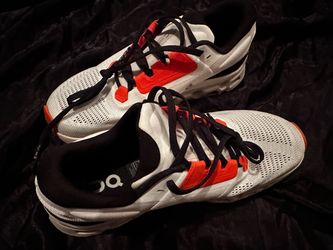 On cloud’s women’s size 8