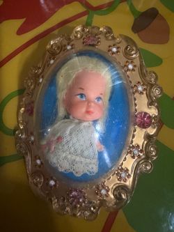 Vintage Miniature Doll Oval Gold Frame Brooch