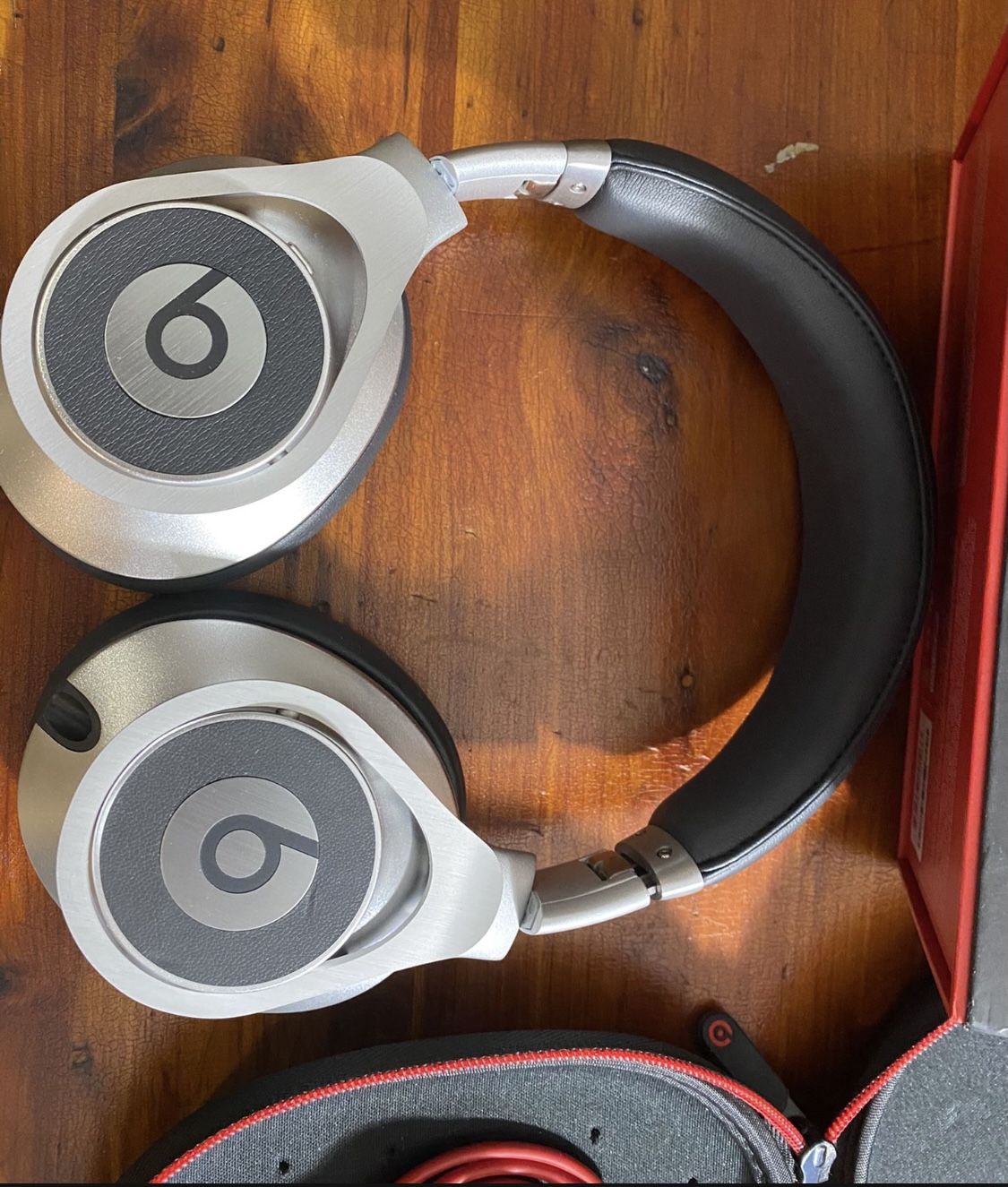 Beats Executive By Dr Dre  Like New