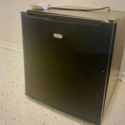 Sun Beam Mini Fridge 