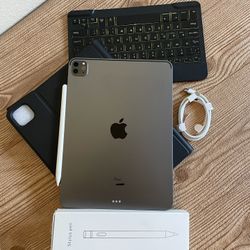 iPad Pro 11” (Face ID / 2020 model) 2nd Generation 128GB with keyboard case,  pen & Accessories 