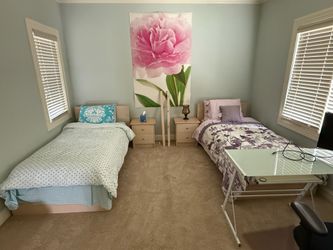 Twin beds  : matching nightstands and matttresses