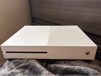 White Xbox One S