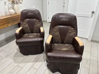 Toy hauler couches