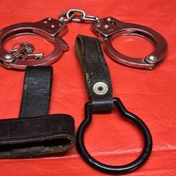 FLASHLIGHT / BATON BELT HOLDER $10