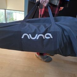 Nuna Travel Crib & Changing Table
