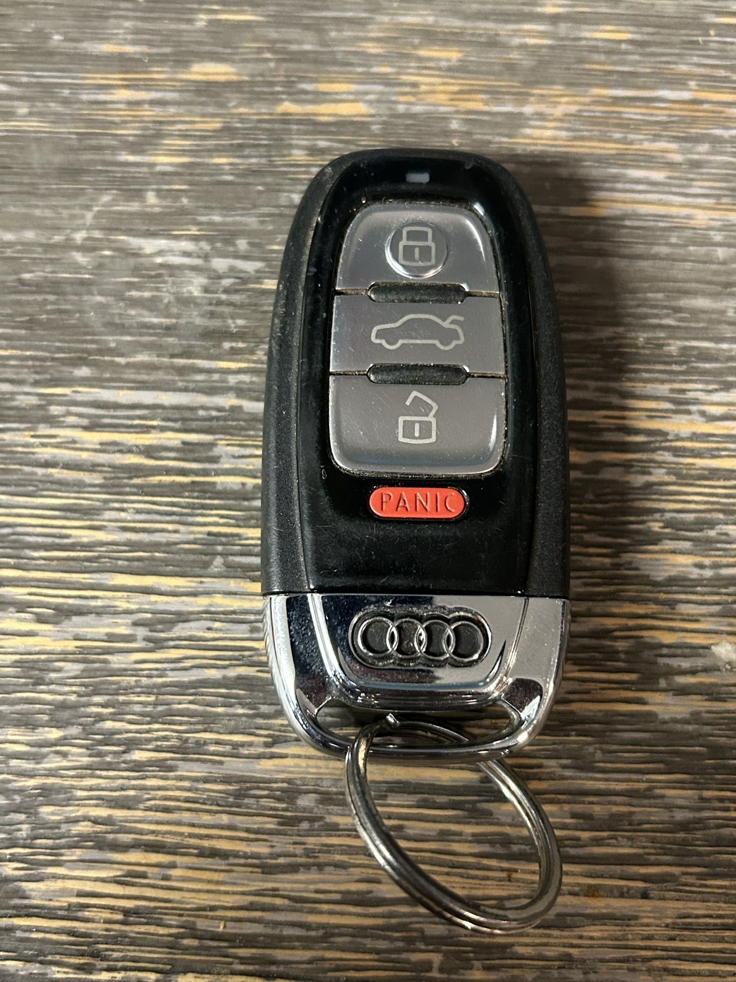 Audi 4-button remote key fob IYZFBSB802