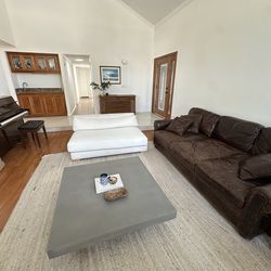 MOVING SALE! LOTS OF FURNITURE MUST GO ASAP