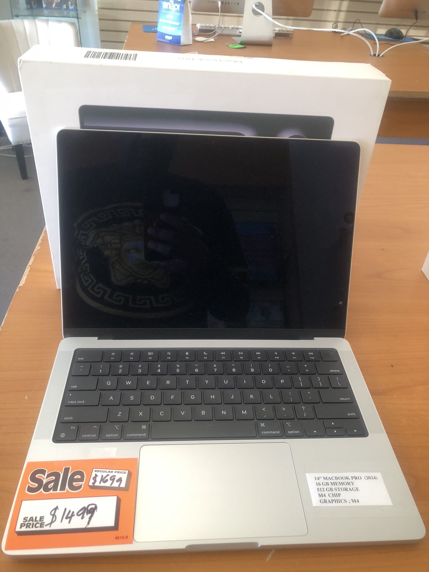 New (2024) 14” MacBook Pro/ 16 GB Memory/ 512 GB SSD / M4 Chip