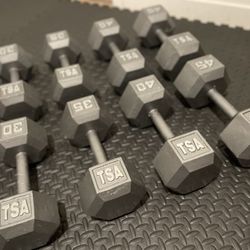 Set Of Cast Iron Hex Dumbbells From 10# To 45# Total Of 440 lbs Basically New