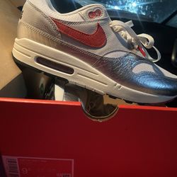 Nike Air Max Men’s 9.5 