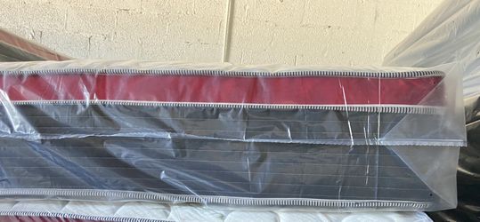 NEW QUEEN PILLOWTOP MATTRESS ANS BOX SPRING / PRICE IS PICK UP ONLY / WE DELIVER