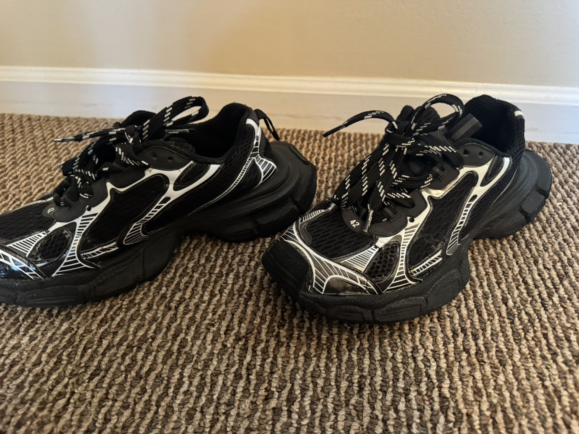 Sell Balenciaga 3XL 42 size (eu)