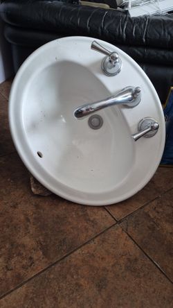 Bathroom Sink & Faucet