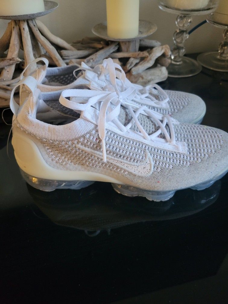Vapormax Nike Womans.. 6.5