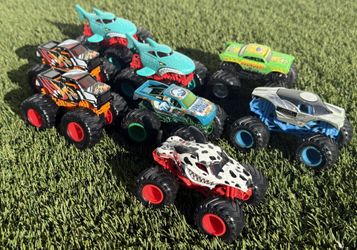 MONSTER JAM trucks HOT WHEELS 