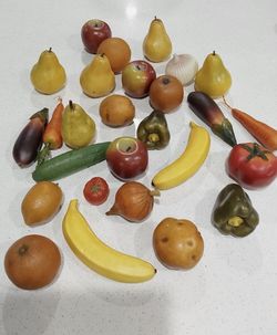 Lot Of 27 Pcs Faux Realistic Fruits, Veggies, Food props. Decora Wax plastic Vtg
