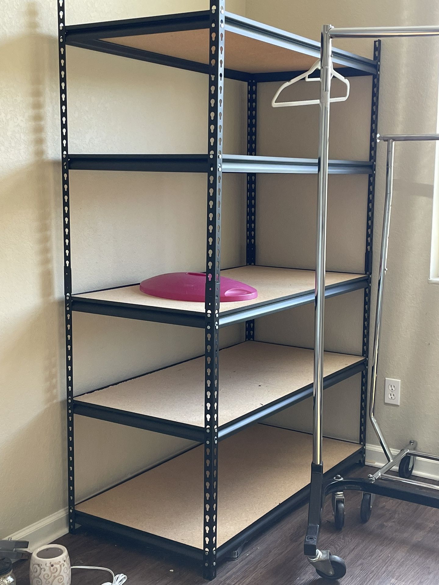 Metal storage rack