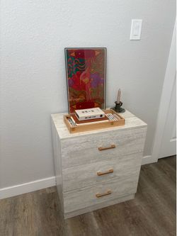 Small Drawer/Dresser