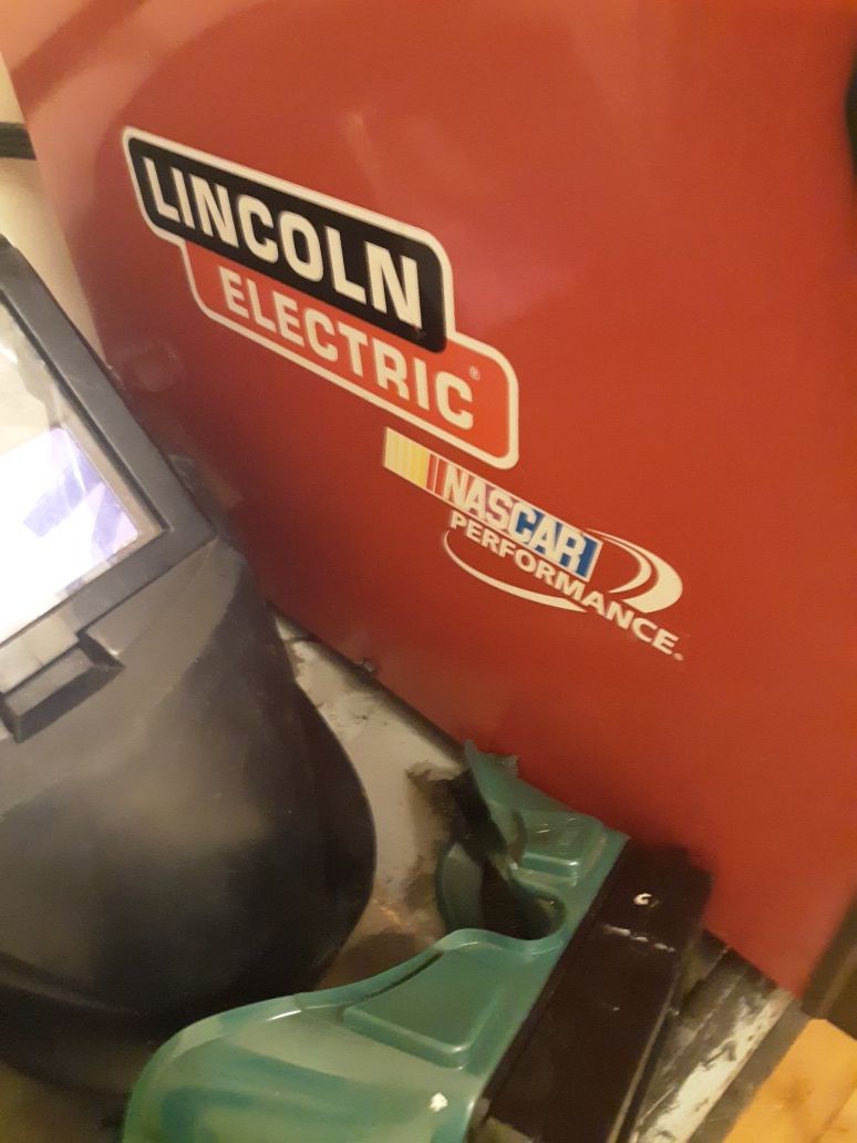 Lincoln electric welder nascar performance Sp-135T