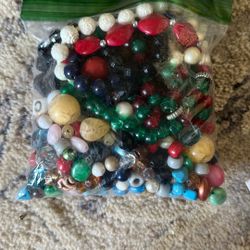 1/2 Pound Kid’s Crafting Acrylic Beads And Jewelry 