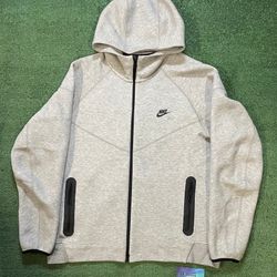 Nike Tech Fleece Grey Hoodie 