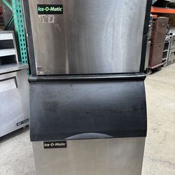 334 LB ice Machine on Insulated Bulk Storage Bin Ice-O-Matic ICE250HA5 nsf works great self contained 120v