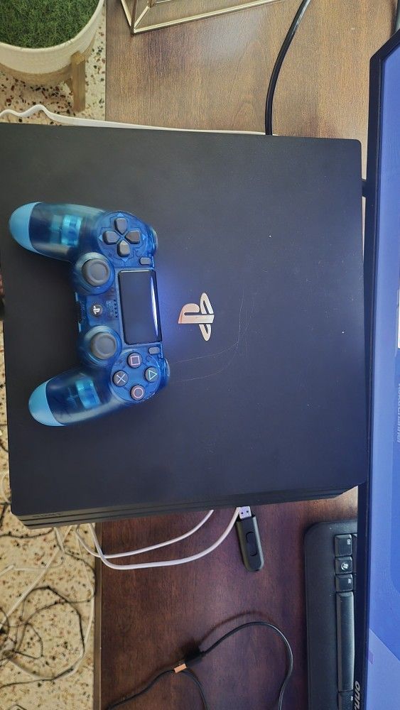 🎮 PS4 Pro 1TB (CUH-7215B) – $120 Precio Firme 🎮