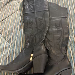 Lady’s Hi Boots