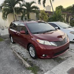 2015 Toyota Sienna