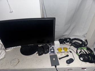 SCEPTRE Monitor 24’ Curved With PC Accesories