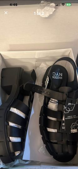 Madden NYC Woman’s Fashion Sandal Size 10