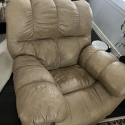 Swiveling Rocker Recliner 