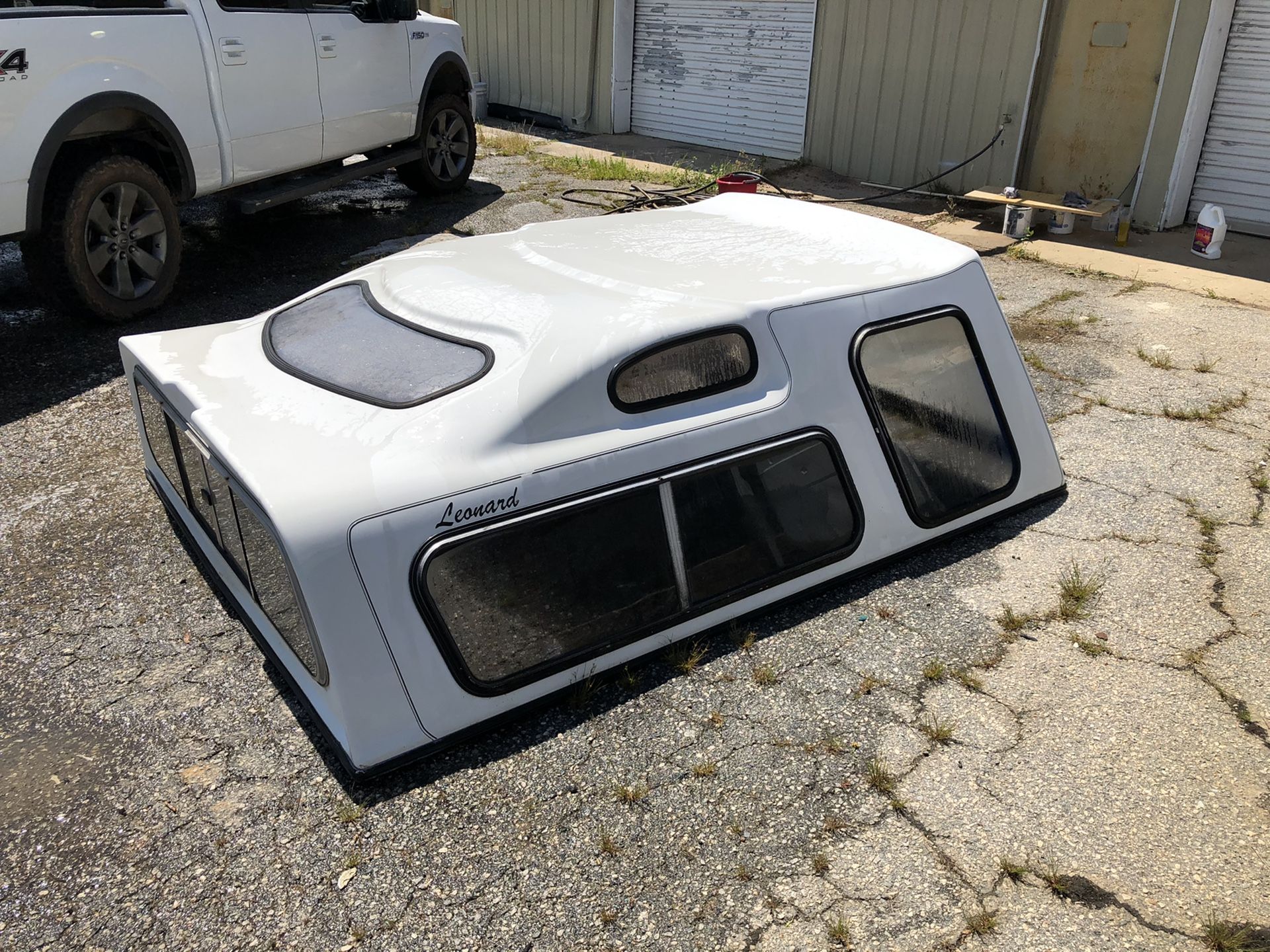 LEER Bed Cap / Camper Shell fits 1980-1996 Ford Trucks, 8-Ft Bed for ...