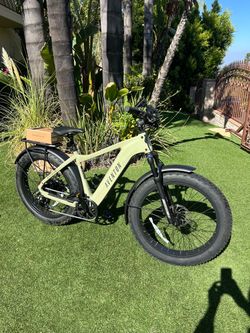 Aventon Aventure 3 Bike, E-Bike, Fat Tire, Only 10 Miles
