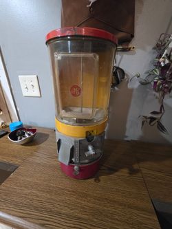 Vintahe gumball machine!!