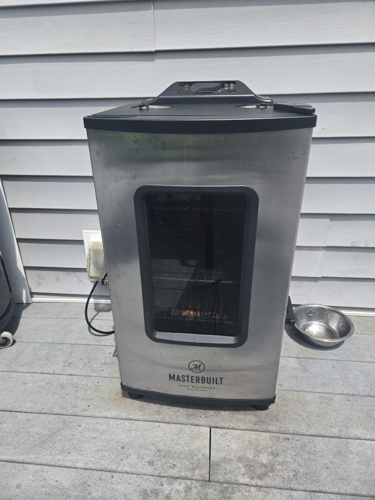 30" Masterbuilt Smoker