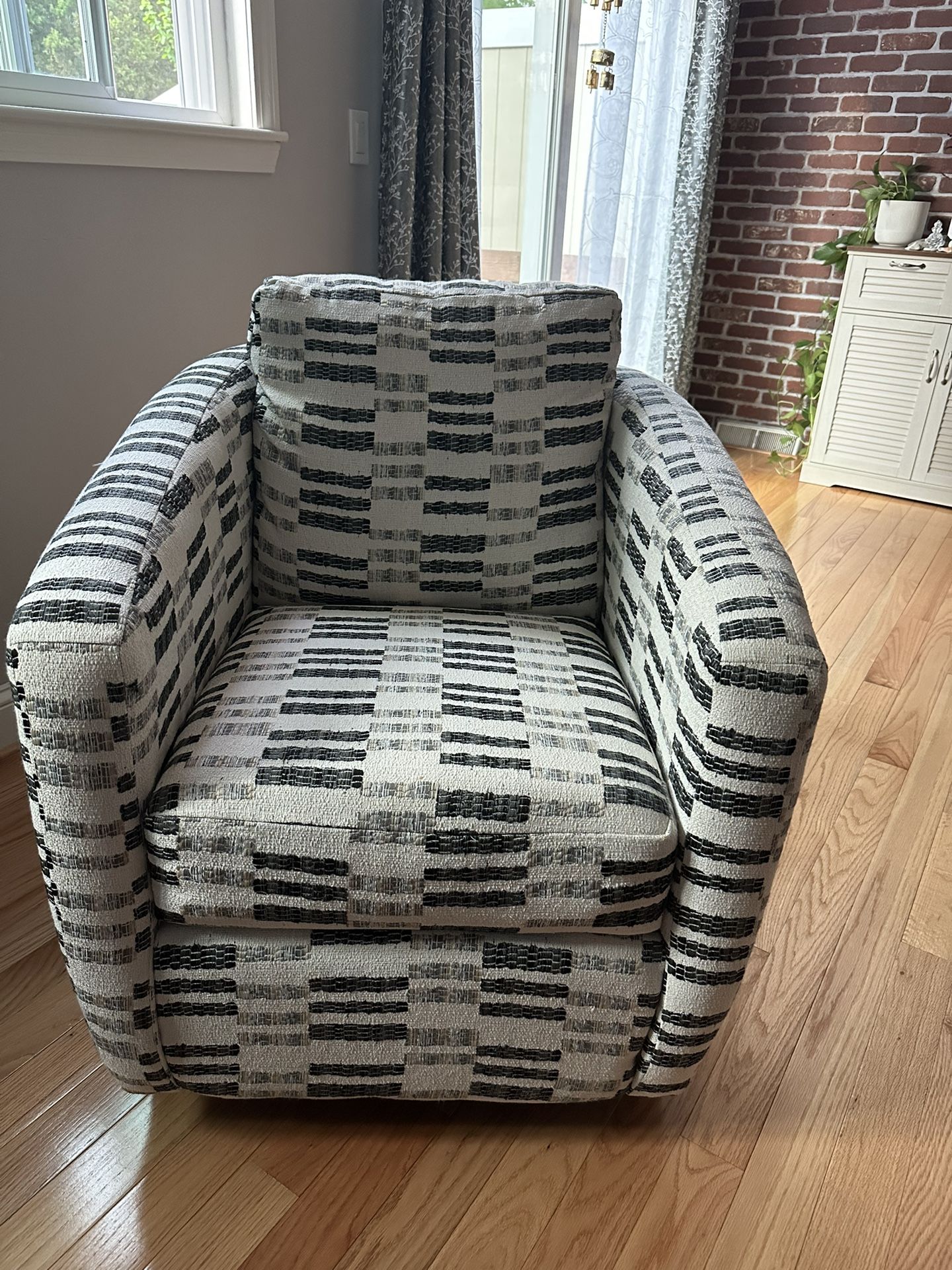 Swivel Chair In Very Good Condition