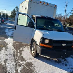 2006  Chevy Super Diesel 10ft Bx Truck