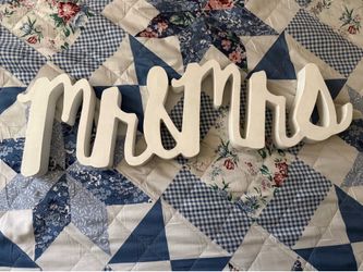 Mr & Mrs signage