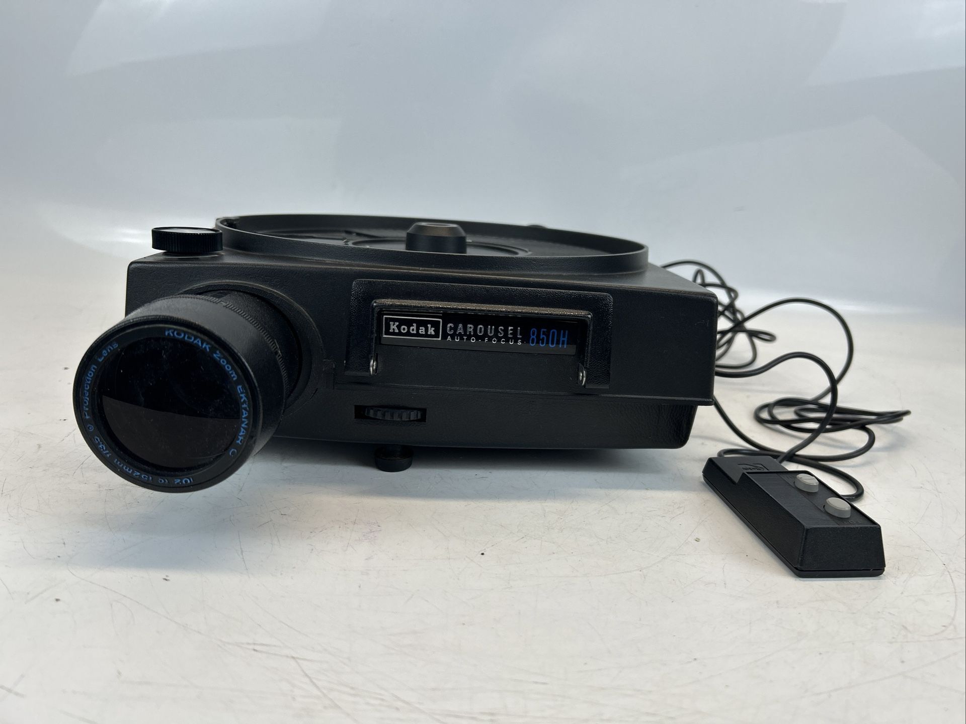 Kodak Carousel 850H Projector W/ Remote & Lense VINTAGE