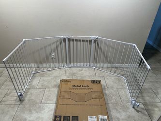 29.4 - 127.5” Cideny Metal Lock Configurable Gate and Playpen