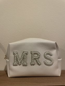 2 Bridal Clutches