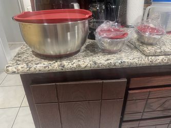 3 Storage Containers with lids