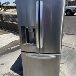 Refrigerator LG Stainless Steel Side 33x69 28 Depth 