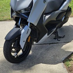 2023 Yamaha XMAX300 SCOOTER