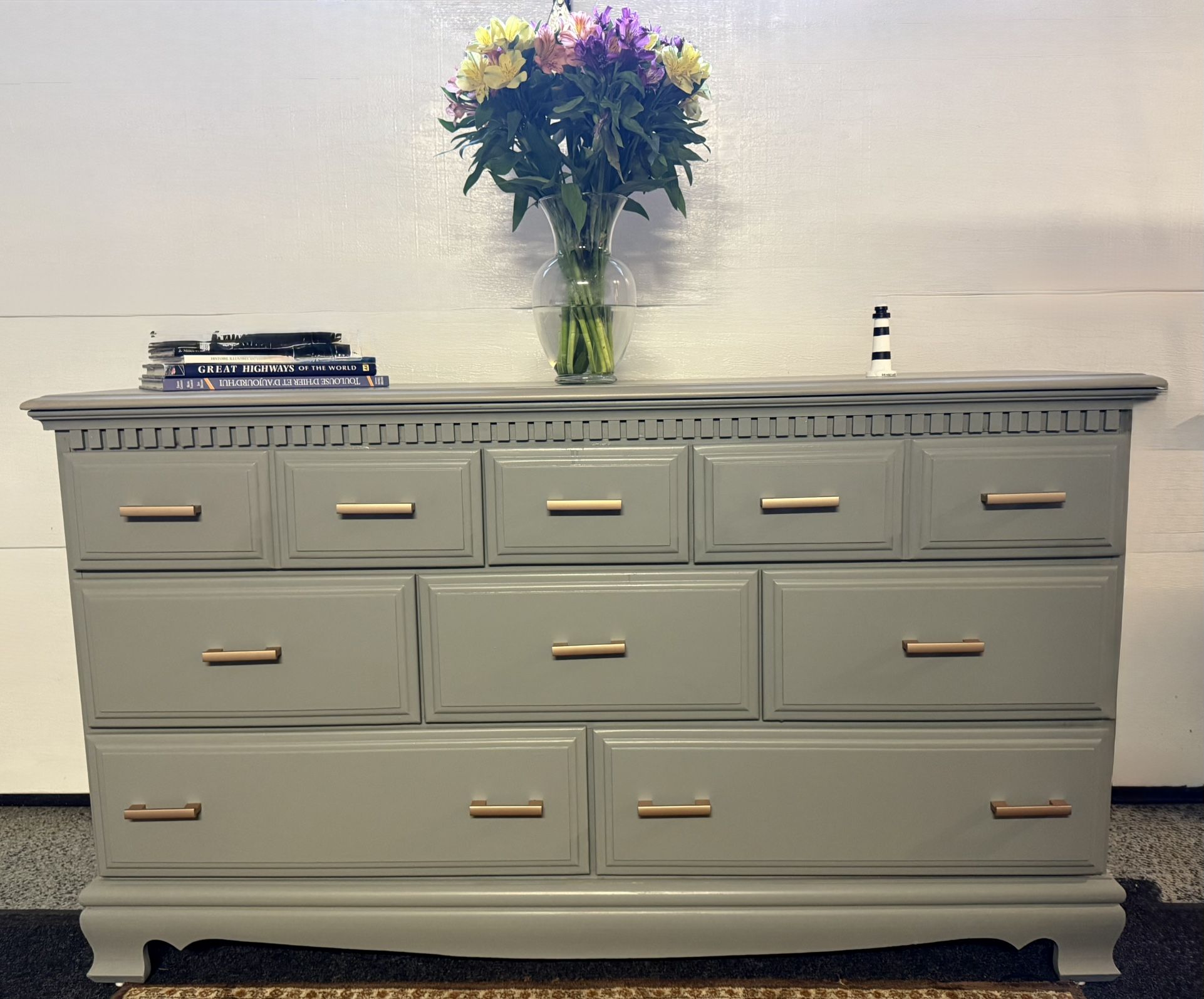 Beautifully Refinished Solid Maple 8-Drawer Dresser – Like New!