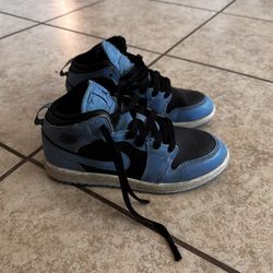 Kids Air Jordan 1. Size 3y