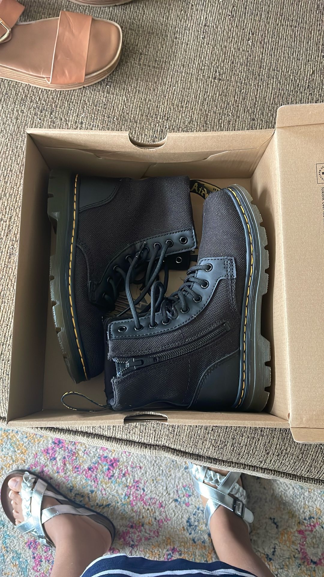 Black boots with laces in zipper boy, size 13