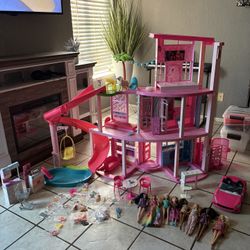 Barbies Dream House 